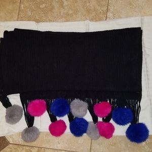 Echo pom pom wrap/scarf